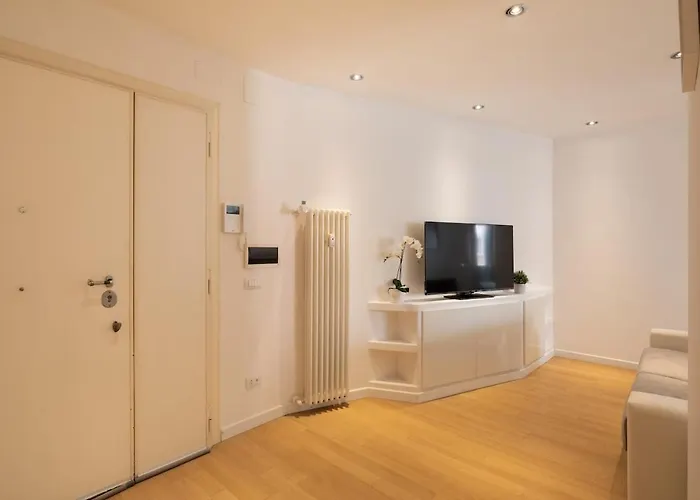 Apartamento Ampio - Vasca - Metro Adiacente Roma