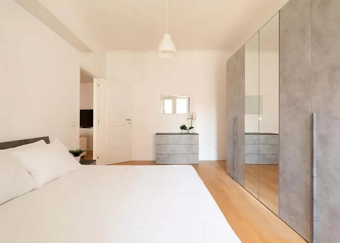 Apartamento Ampio - Vasca - Metro Adiacente Roma
